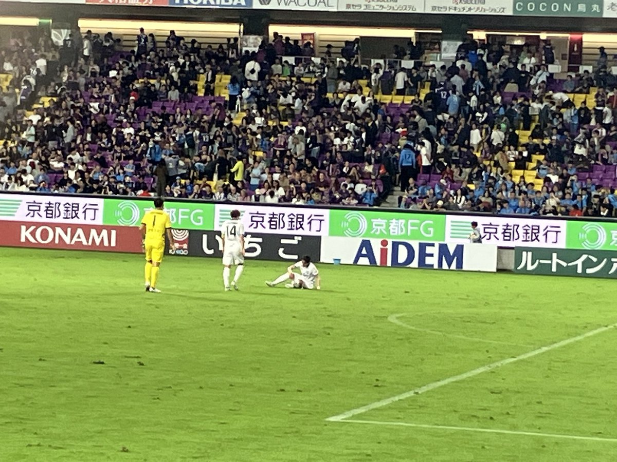 ETK07's tweet photo. 昨日の試合は、引き分け😢
最後まで追加点を と奮闘してる選手達を後押ししようと応援頑張ったけど及ばず…
悔しい、、、選手達はもっと悔しいだろうけど…

#フロサポ京都修学旅行
#frontale https://t.co/69Sp0rtKxf