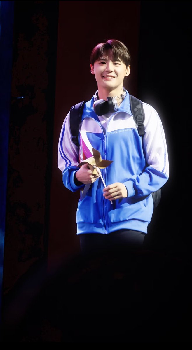 기억 속에 너의 청순한 얼굴
 xhslink.com/o/50ERo4mzH6a