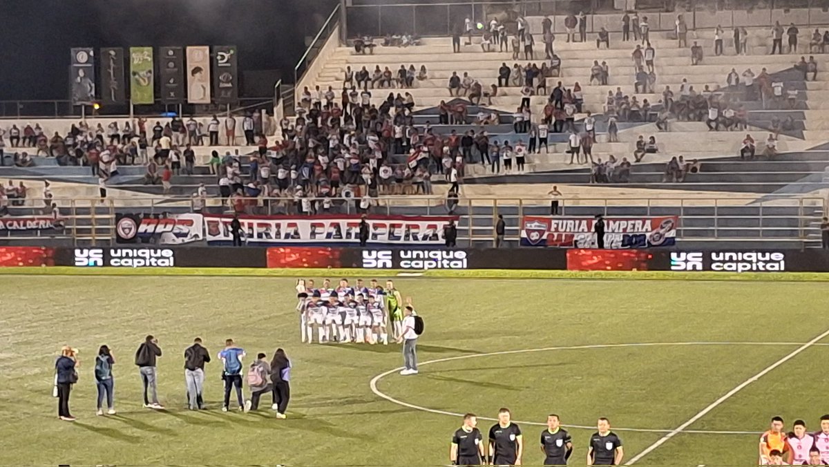 ⚽️🏟🇸🇻 #Fútbol #PrimeraDivisión 

Y siempre los #fieles llegan a apoyar a #Firpo, esta noche 🆚️ #InterFA, en #LasDelicias.

⬇️