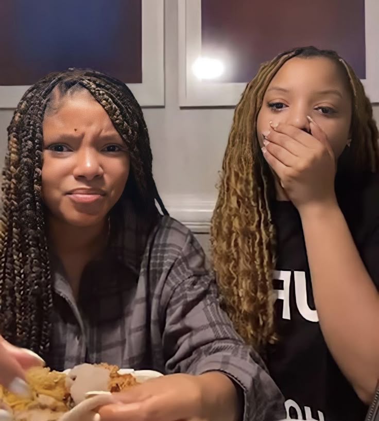 FallinOutTheSky's tweet photo. My faces when I heard/saw about Nickis crashout https://t.co/KdR35KDq9i
