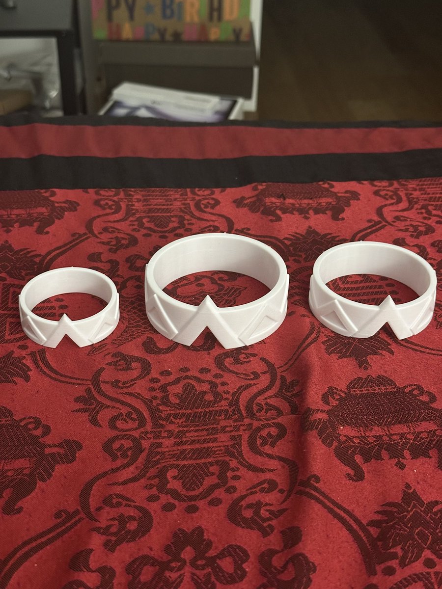 Finished the back piece and after 3 attempts the bracelet for my Genderbent Mavuika cosplay #HoYocreators #Genshinlmpact