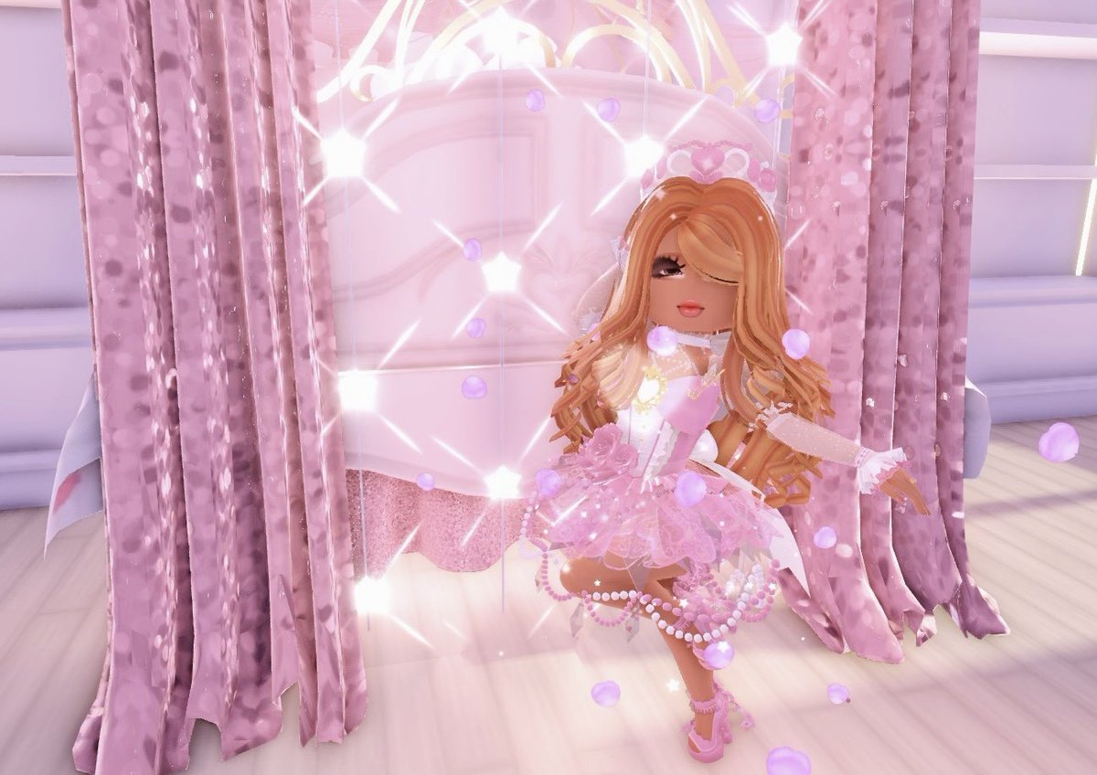 larpingdaisy's tweet photo. day 4; dolls 🪞🎀💞 https://t.co/ySj32m9DgC
