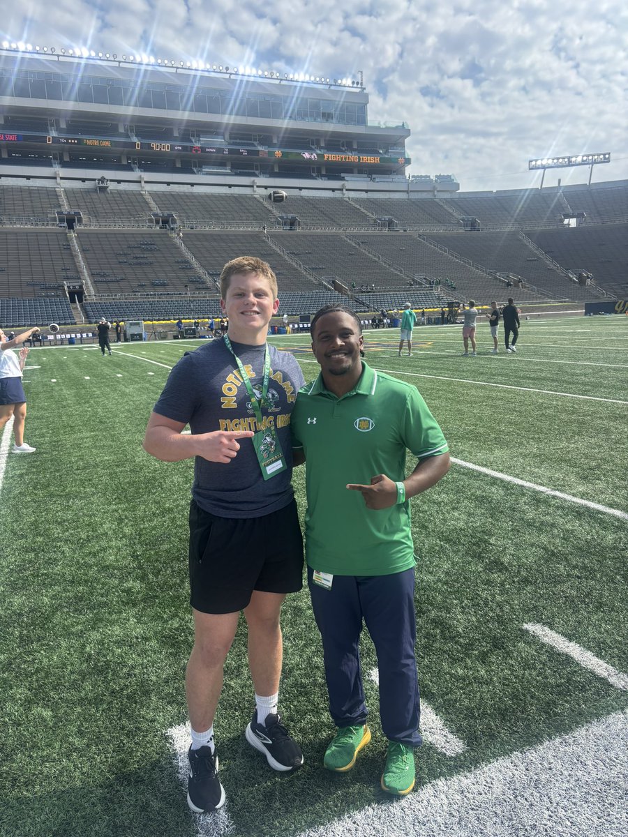 Grayson21196939's tweet photo. I had a great visit today at @NDFootball! Thank you for the opportunity and I hope to continue the conversations. @TimBrownJrND @Bullough40 @Marcus_Freeman1 @CoachChrisAsh @SWI_Sports @IndianaPreps @TomLoy247 https://t.co/Q90acBbTHp