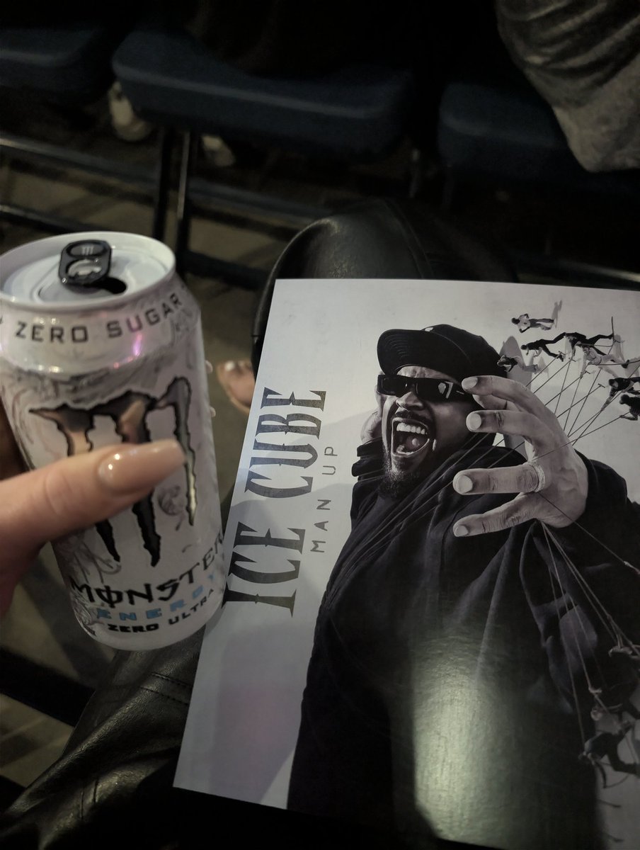 Mary Moore tweet media