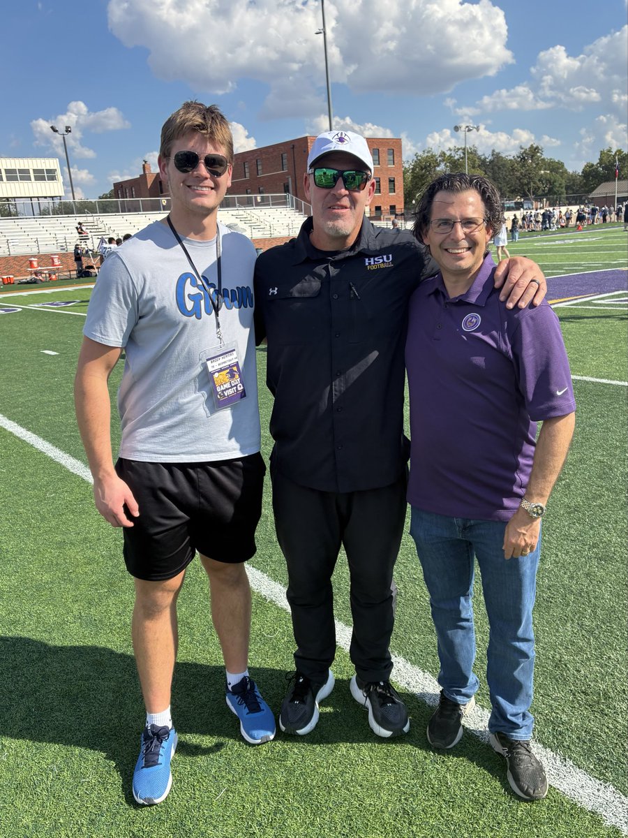 Very impressed by the <a href="/HSUCowboys/">Hardin-Simmons Cowboy Football</a> at their homecoming game! Great to see a former <a href="/GTEagleFootball/">Georgetown Football</a> player out there killing it <a href="/HargroveBrant/">Brant Hargrove</a>. Thanks for having me out on a gameday visit
<a href="/BurlesonHSU/">Burleson</a> <a href="/CoachMoney88/">Jaxson Money</a> <a href="/Whitehead_HSU/">Jeff Whitehead</a> <a href="/CoachGGlynn/">Coach Glynn</a>
