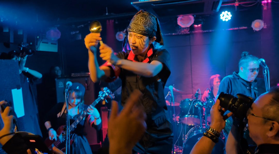 adamuThrash0807's tweet image. 地獄から帰還してすこし小さくなった、かとぅ大統領が超能力でスプーンを曲げていました🥄FUJIYAMAラストライブ、見れて良かったです✨
名古屋のバンドのレベルの高さを実感出来る夜でした♪