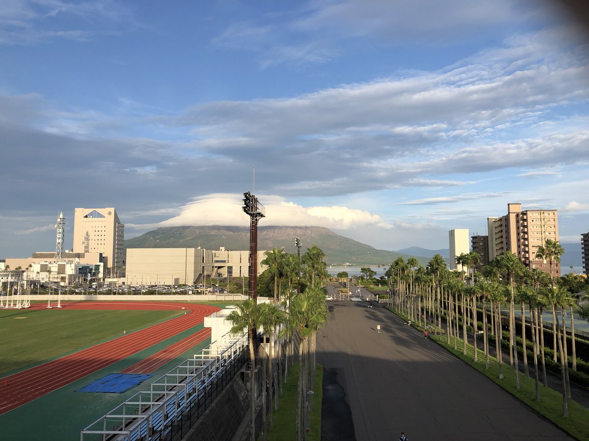 Jun1130g's tweet photo. プレーオフ3位でホームで2試合勝って昇格目指すにシフトチェンジ個人的に
宮崎と昇格かけて対戦も
これもこれで盛り上がりそう😉
#鹿児島ユナイテッドFC
#白波スタジアム
#J2昇格
#プレーオフ https://t.co/jaRjMRWQXa