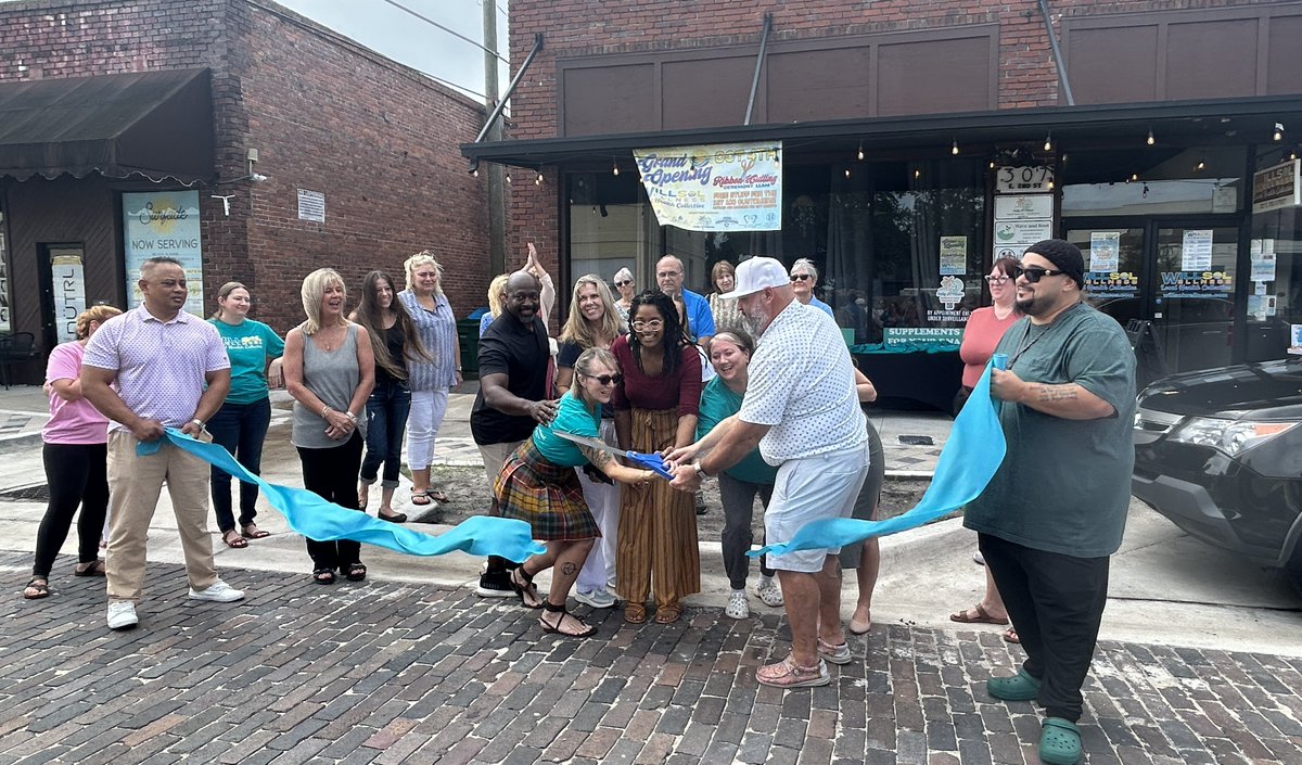 Congratulations Paul Williams and WillSol Wellness on their Grand Opening. The business began their celebration with a ribbon cutting.