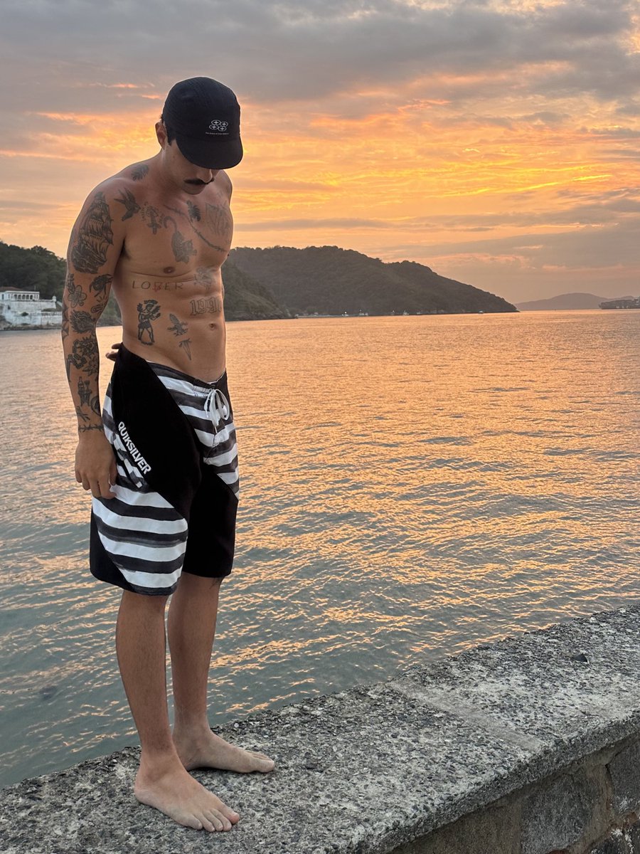 MathzMatos's tweet image. da praia