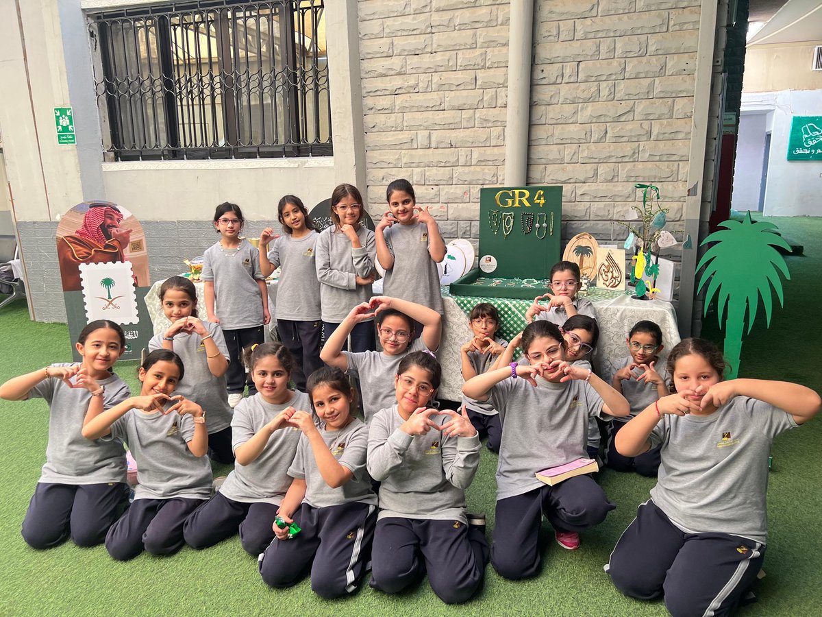 moe_riy_sis's tweet photo. #Art speaks the #language_of_love for the homeland… Students of #Sands_International_Schools – Girls’ Section – from Kindergarten to Grade 12, #showcased their talents in the Sands Art Exhibition held in celebration of the #95th_Saudi_National_Day. https://t.co/PwD8VSOFkE