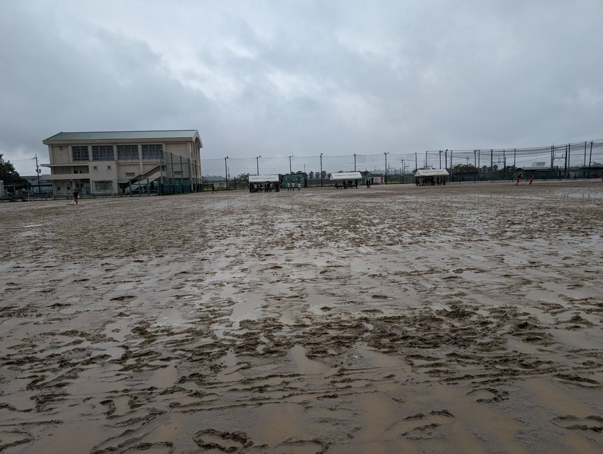 現在のピッチコンディション… 選手のみんな頑張れ！ #選手権奈良 #高校