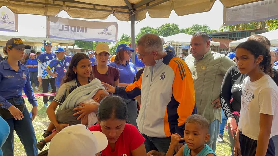 En Lagunillas ell líder <a href="/cheolagunillas/">José Mosquera Adarme</a> , acompañado de su equipo de gobierno, realizo jornada social en El Menito I, donde más de 480 familias fueron atendidas. 

#jornadasocial
#SomosUnt
#SomosDemocraciaSocial
<a href="/untlags/">UNT Lagunillas</a>
<a href="/somosuntzulia/">Un Nuevo Tiempo Zulia</a> 
<a href="/partidoUNT/">Un Nuevo Tiempo</a>