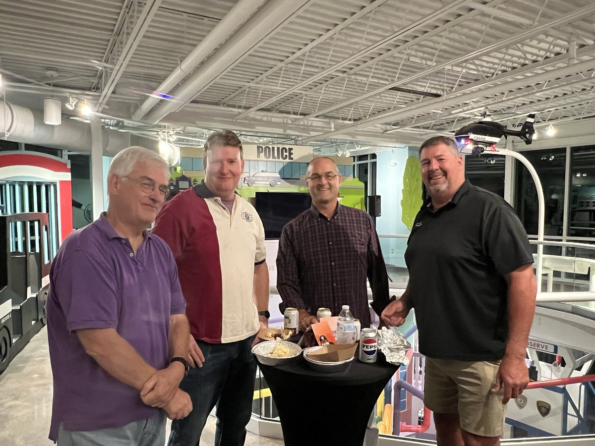 AMBirds_Decatur's tweet image. Kiwanis Table this weekend at the Dueling Pianos event supporting Boy Scouts.