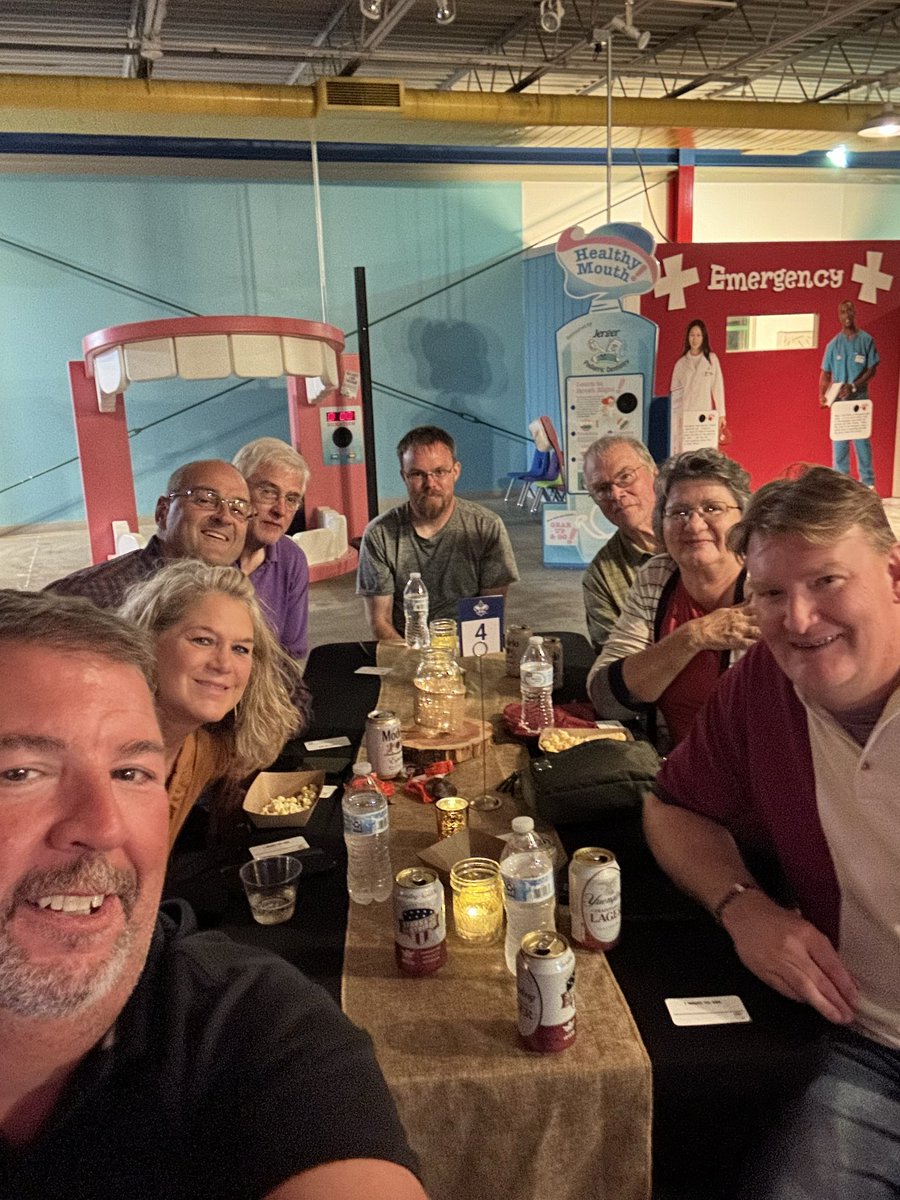 AMBirds_Decatur's tweet image. Kiwanis Table this weekend at the Dueling Pianos event supporting Boy Scouts.