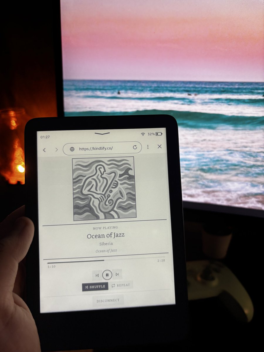 abdeeeer's tweet photo. Just turned my kindle into a Spotify player

Made https://t.co/5vaMSeOxD7 that lets you connect your Spotify using a QR code and control your music from Kindle. Album covers look surprisingly good on e-ink.

Let me know what you think https://t.co/56Tw6K7BoH