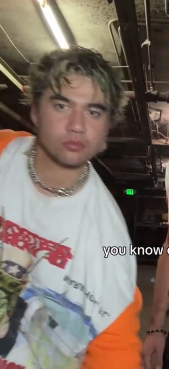 abbeysroad's tweet photo. wtf is he always serving face for https://t.co/izOJQRvpY0