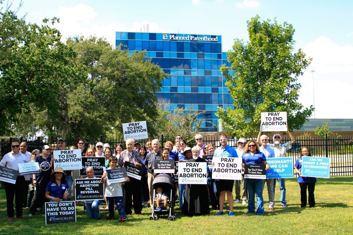 Pro-lifers outside the Houston Planned Parenthood clinic, once considered one of the largest in the Western Hemisphere, which has now been shut down.

Image: Annunciation Catholic Church