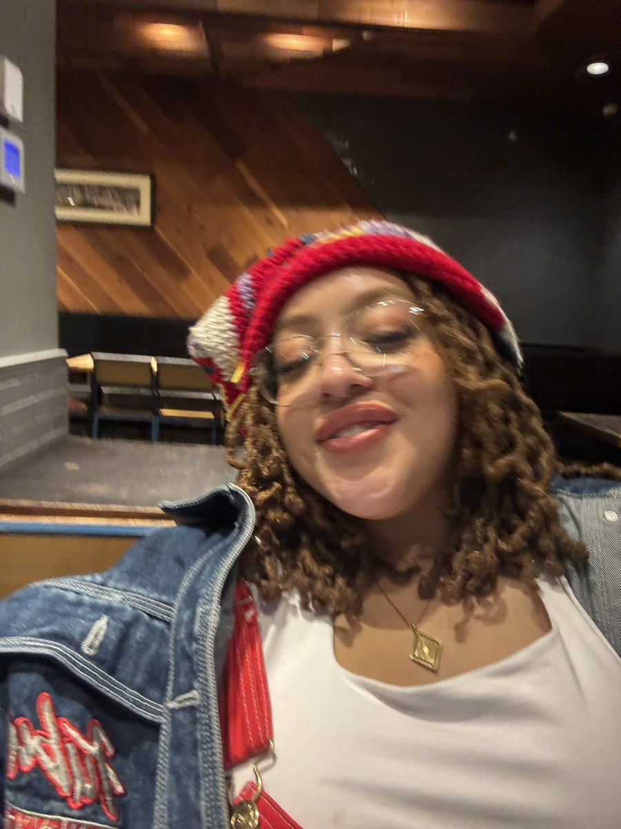 earthtonyrual's tweet photo. dont kys babe just get a funky hat instead 🤓 https://t.co/BgwrzU3gxN