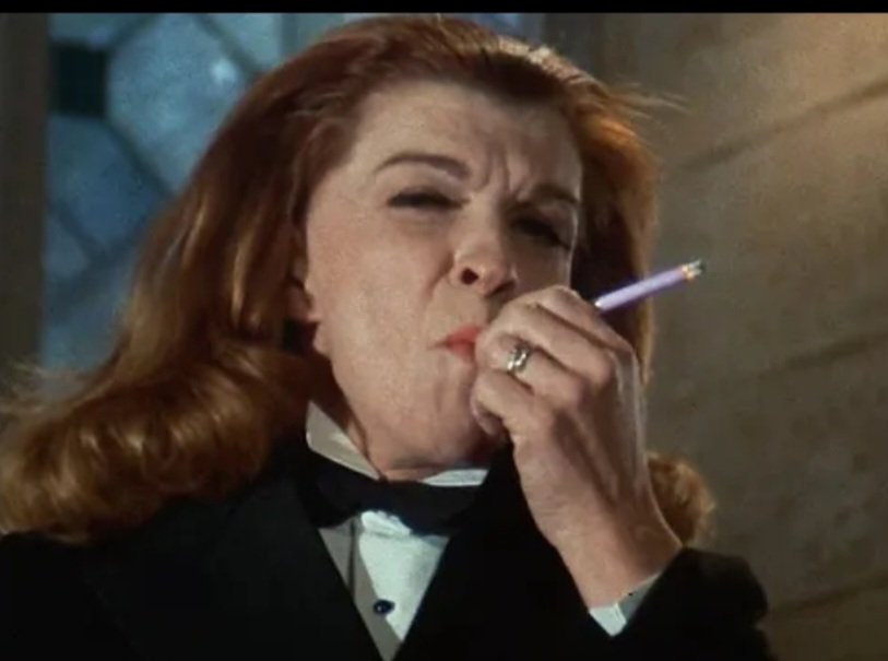 Com todo mundo indo para o Copacabana Palace, estou torcendo para o fim de #ValeTudo ser o mesmo de #AssassinatoporMorte youtu.be/RiE3_1UQ_ls?si…