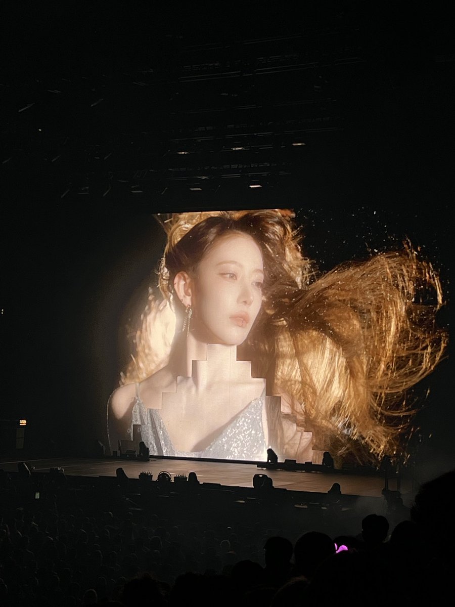 cayden_ferguson's tweet image. their visuals are out of this world seriouslyyyyy 🤯 these are pics i took :-)