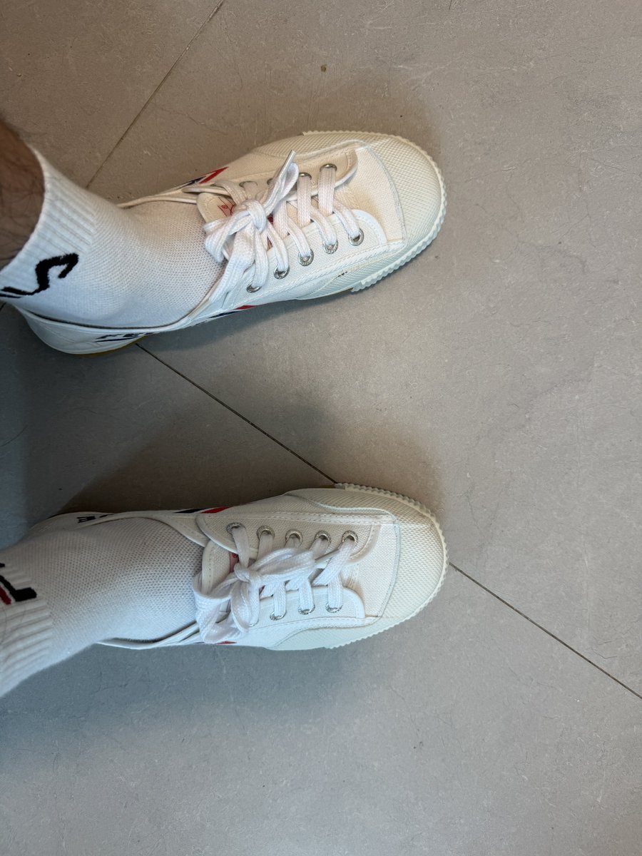 想喝星巴克 tweet media