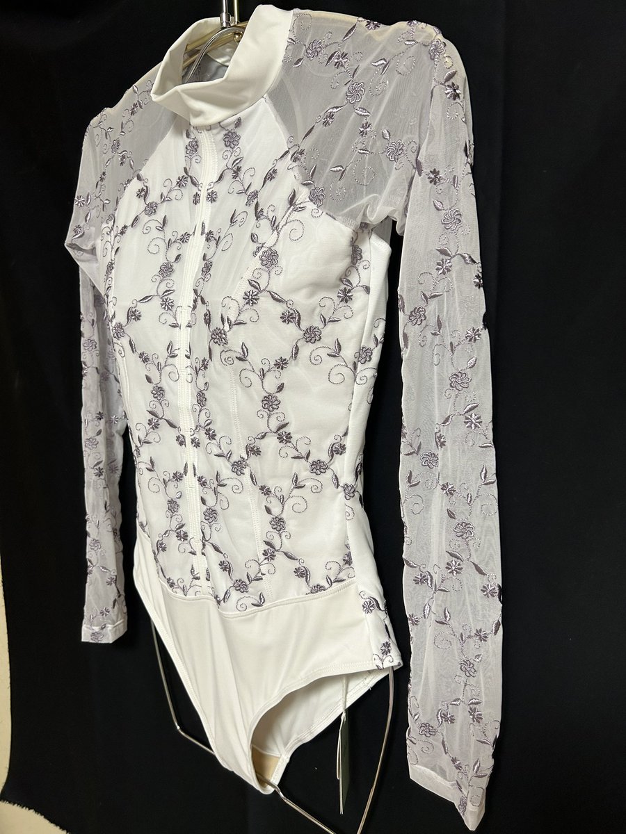 Kitano_Youko's tweet photo. このバレエ用レオタードは斜めやバックデザインもよいです。
#レオタード
#leotard https://t.co/4sZ8sVc92a