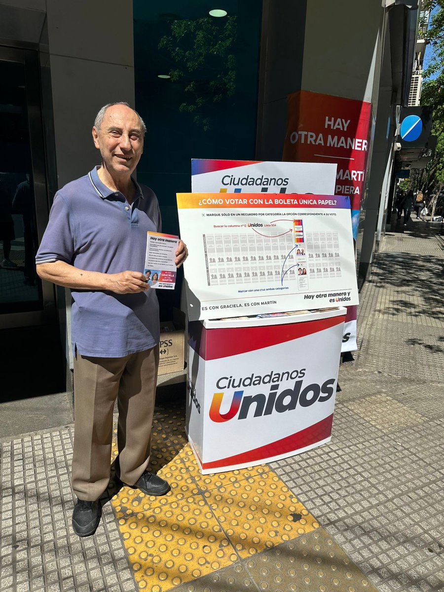 Otro sábado de Campaña en #Palermo a la mañana y a la tarde 
Difundiendo las propuestas de <a href="/GugaLusto/">Martín Lousteau</a> para Dioutado y <a href="/gracielaocana/">Graciela Ocaña</a> para el Senado 
Es de otra manera 
Es con Ciudadanos Unidos
