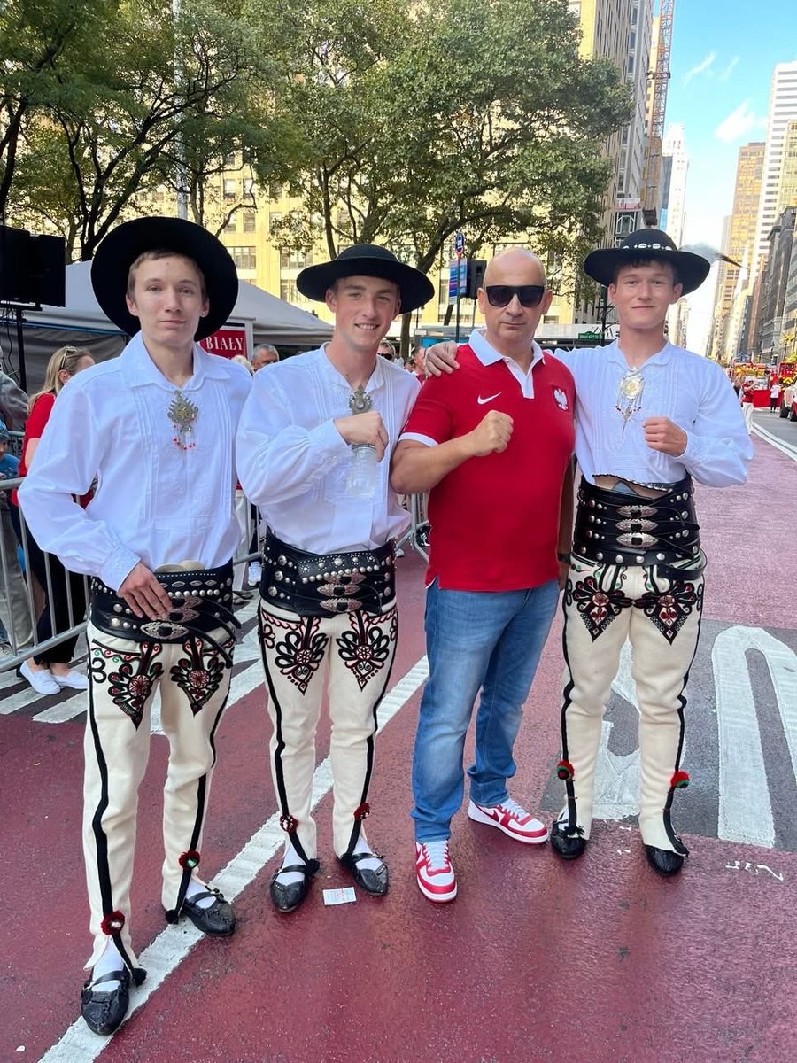 PolishCuisine's tweet photo. October 5th 2025 what are YOUR plans? I know Iβll be at the Pulaski Day Parade coming down 5th Ave! Mark it on your calendar and get ready to #POLKA #TuJestPolska #ParadaPulaskiego #PulaskiDayParade #NewYork #NowyJork #StanyZjednoczone #USA #PolishParade #NYC π΅π±πΊπΈπ€β€οΈ Amen ππ΅π± https://t.co/ikK9dfKVMp