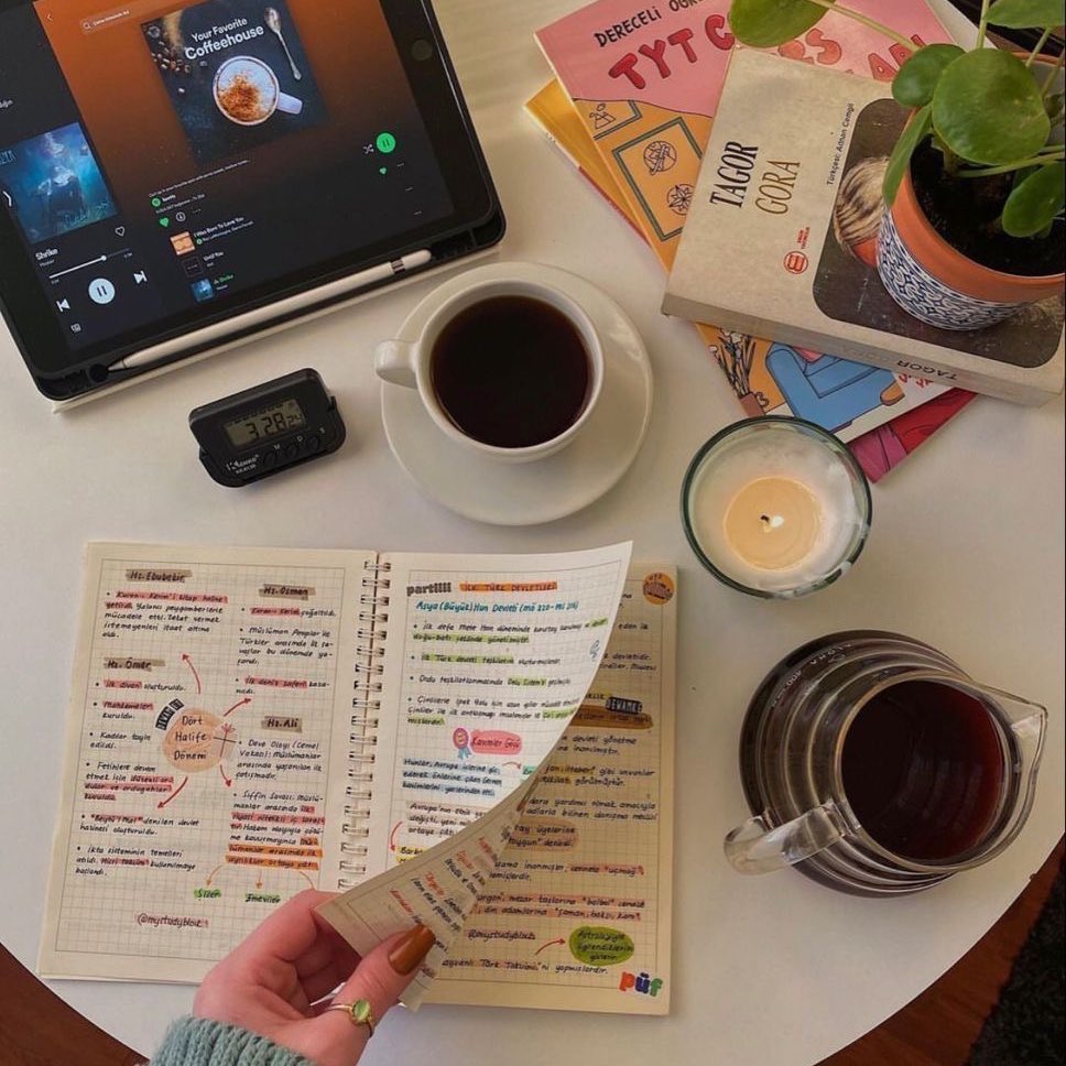 studywithtin's tweet image. ╭・☕️𓂃❨˖ ₊ ⊹ hi, it's tine !!

˗ˏˋ about me !! ´ˎ˗
     ಇ. '03 liner | she/her | eng/fil
     ಇ. bspsych '25
     ಇ. #BLEPP2026 reviewee 🍀

♡/⟳ let’s be moots !!