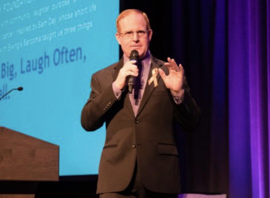 amuse's tweet image. ANTIFA: Portland Police Chief Bob Day, when he’s not partnering with Antifa, runs a consulting firm called Reluctant Change offering motivational speeches and workshops on Diversity, Equity, Inclusion, among other far-left topics. Visit: reluctantchange(dot)org

h/t…