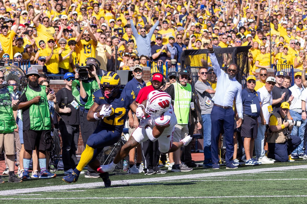 Charles Woodson reacts to Justice Haynes' long run.