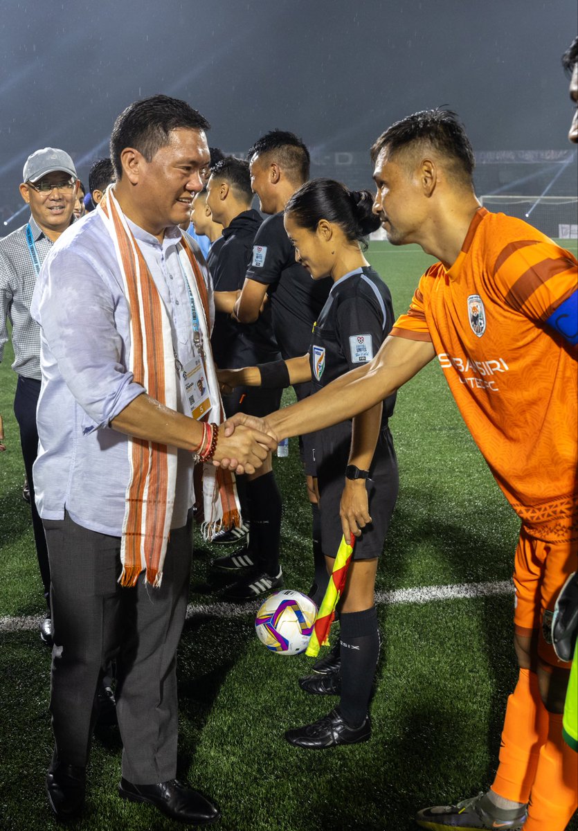 NELiveTV's tweet photo. Indrajit Namchoom Arunachal League 2025 Kicks Off
#ArunachalPradesh #northeast #northeastlive #Sports #INAL https://t.co/JN4b2C2blR