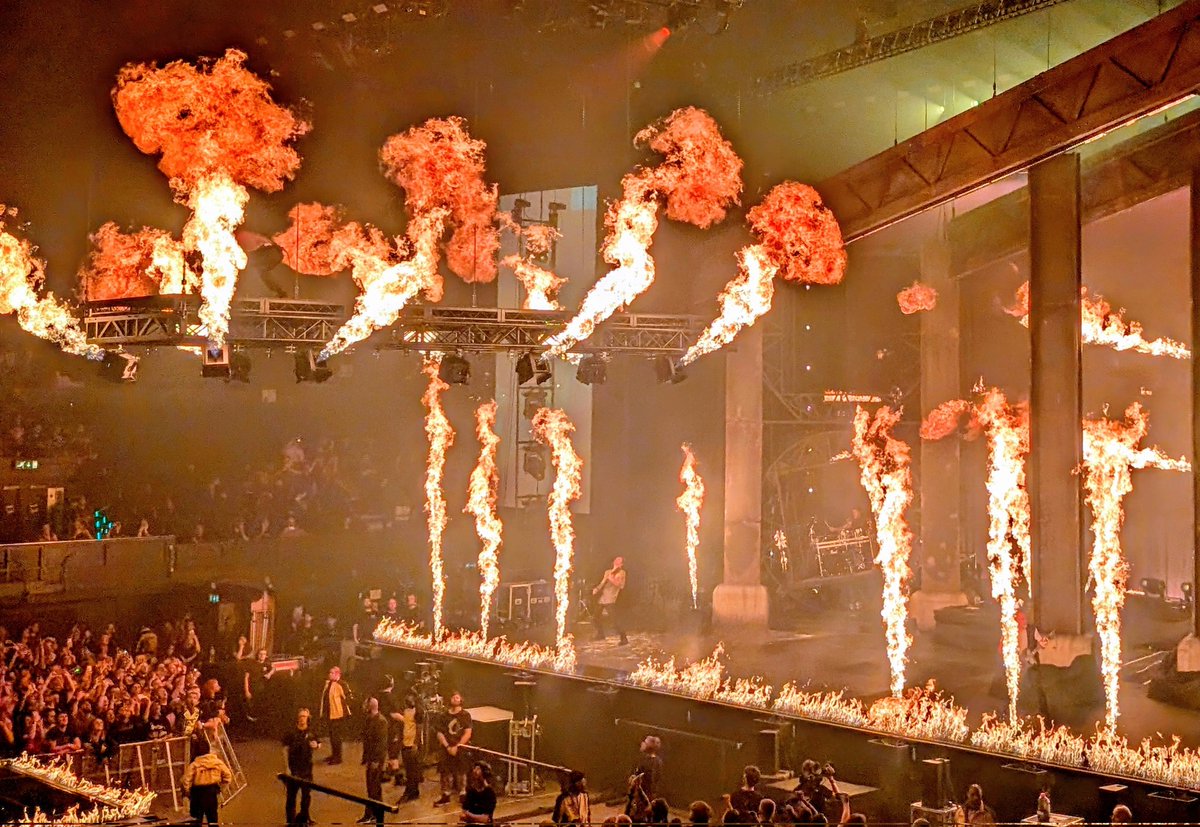 "Hope for the hopeless, a light in the darkness"

For every shitty moment in my adult life, there has been a Parkway Drive song pulling me through it.

Their show tonight at Wembley was the best show I have ever seen in my life 🥹