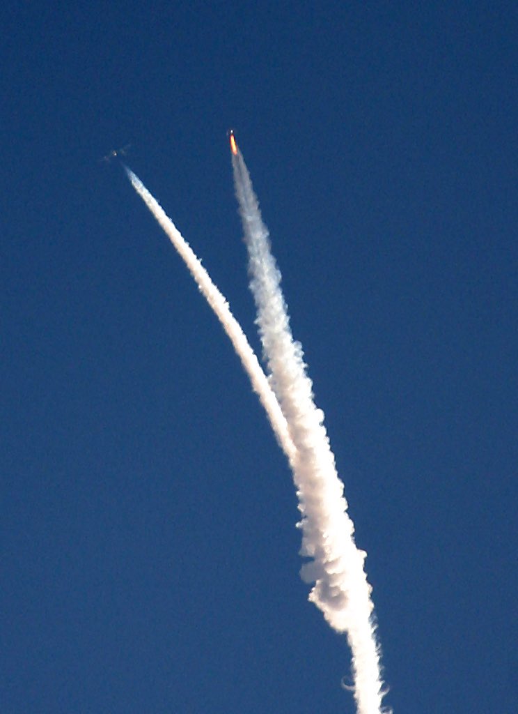 billmeco's tweet photo. #OTD 21 years ago Brian Binnie piloted #SpaceShipOne's second Ansari X Prize flight, winning the @xprize and becoming the 436th person to go into #space. He beat the #X15 altitude record for winged aircraft, peaking at 367,442 feet (69.6 mi). @ScaledC #WhiteKnight https://t.co/dIhCcE1t6s