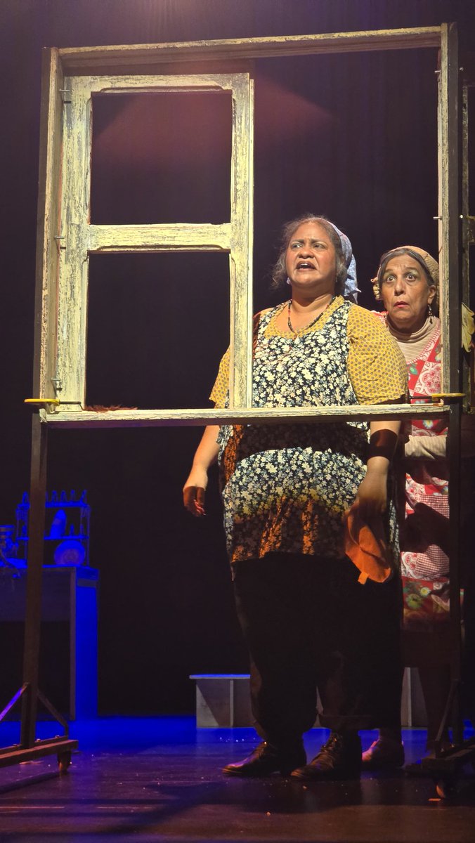 Hoy vimos en el Festiteatro Envigado 2025 "La séptima trompeta" del teatro El Nombre. Última función nocturna. Gracias a <a href="/AlcaldiaEnv/">Alcaldía de Envigado</a> <a href="/RaulCardonaENV/">RaúlCardona Envigado</a> #CulturaEnvigado <a href="/Comfama/">Comfama</a> <a href="/Enviaseo/">Enviaseo E.S.P</a> <a href="/IUEOficial/">Institución Universitaria de Envigado</a> #DESur <a href="/AburraSur/">A. Aburra Sur</a> <a href="/ComfenalcoAnt/">Comfenalco Antioquia</a>
