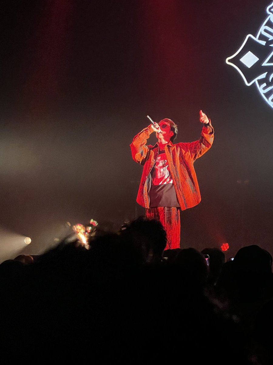 kansuco's tweet image. 機材の入れ替えetc.もあり10～15分ほど休憩⏱
そしてHilcrhyme 𝐬𝐭𝐚𝐫𝐭🎶
始まって直ぐ、撮っていいぞ😎と撮影許可が🙌🥰そして好きに使えって😆異例の事で会場爆上がり🎶🙌ラスト新曲ここからは撮影禁止😌
動画はLOVE RAP🎼💞
#TOC #Hilcrhyme #TOC生誕祭2025