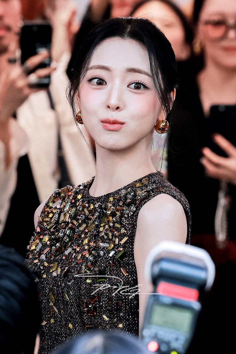 pjg920's tweet image. 250924 밀라노 패션위크 펜디 SS26
#ITZY #있지 #YUNA #유나 #YUNAxFENDISS26 #YUNAxMFW25 #FENDISS26 @Fendi @ITZYofficial