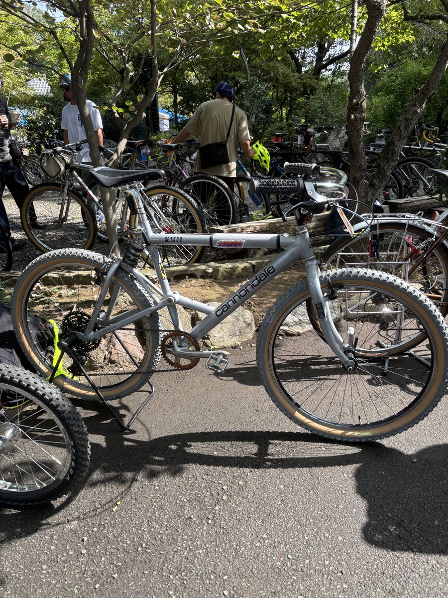feebly_'s tweet photo. 中野 蓮華寺で開催のATBM(オールテラインバイクミーティング)にTREK OCLV 9800(90's) x Manitou Ti SX x Spinergy REV 26"で参加中
懐かしの名車もあり楽しい😃
#ATBM https://t.co/W6hBQYcaAd