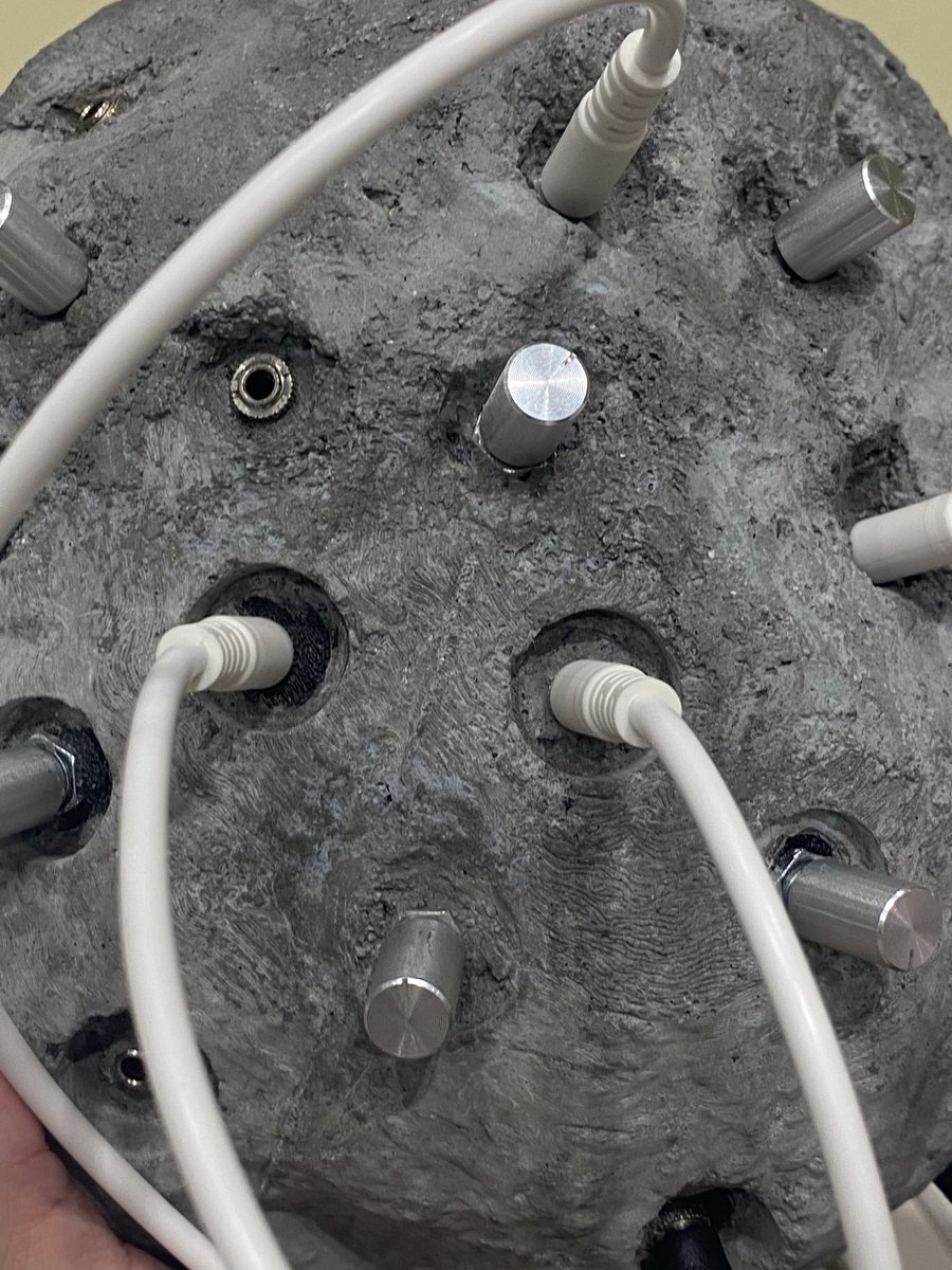 Maker faire出展しております!
多摩美のブースです!