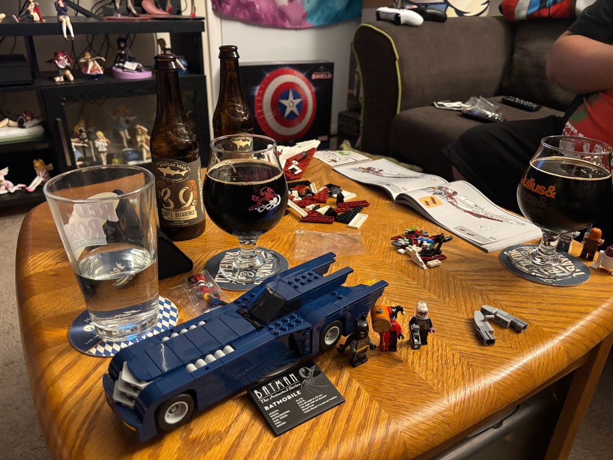 AgentMothman13's tweet photo. @HelloGreedo 🍻 https://t.co/k49VA6YpTz