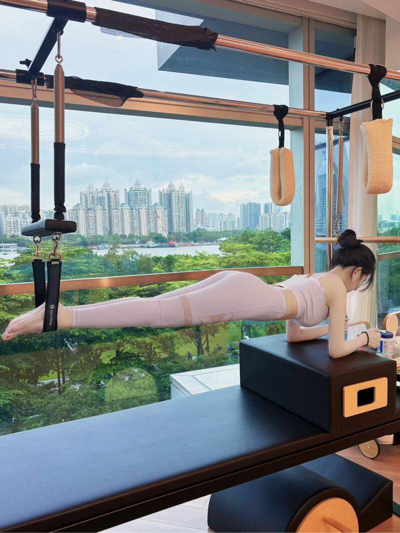 福利姬灵灵全球cos外围经济（全国独家资源）分享的黄推图片4 - 网红私拍内容