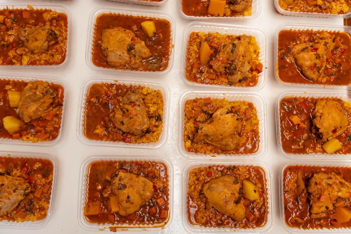 ✨ ALMUERZO SOLIDARIO

En tiempos donde muchas familias atraviesan momentos difíciles, elegimos estar presentes.

Porque creemos que la solidaridad no es sólo un gesto, es una forma de acompañar, de escucharnos y de construir comunidad desde el encuentro y el amor al prójimo.