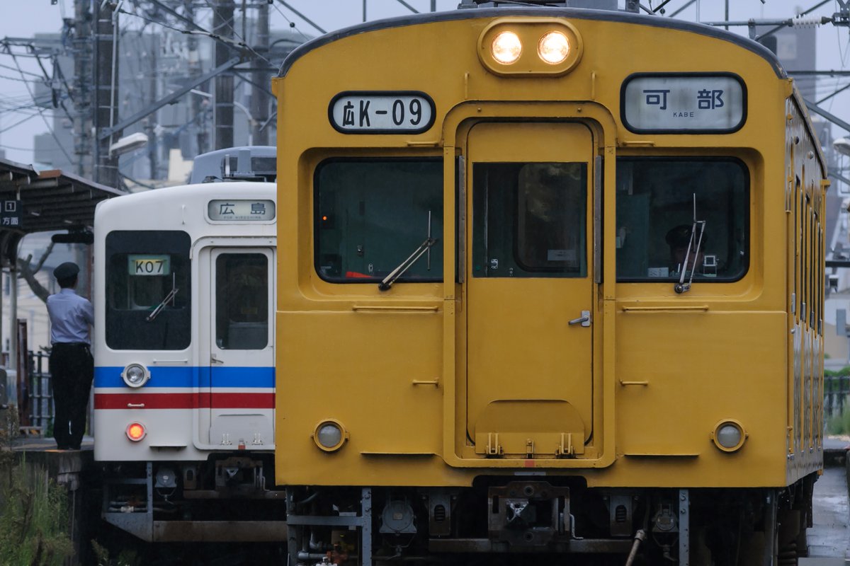 KHK1219's tweet photo. 4ドア車や3連運用こそ無くなれど、まだまだ元気で走っていて欲しい車両
 #105系の日 https://t.co/K8MEpUbEQc