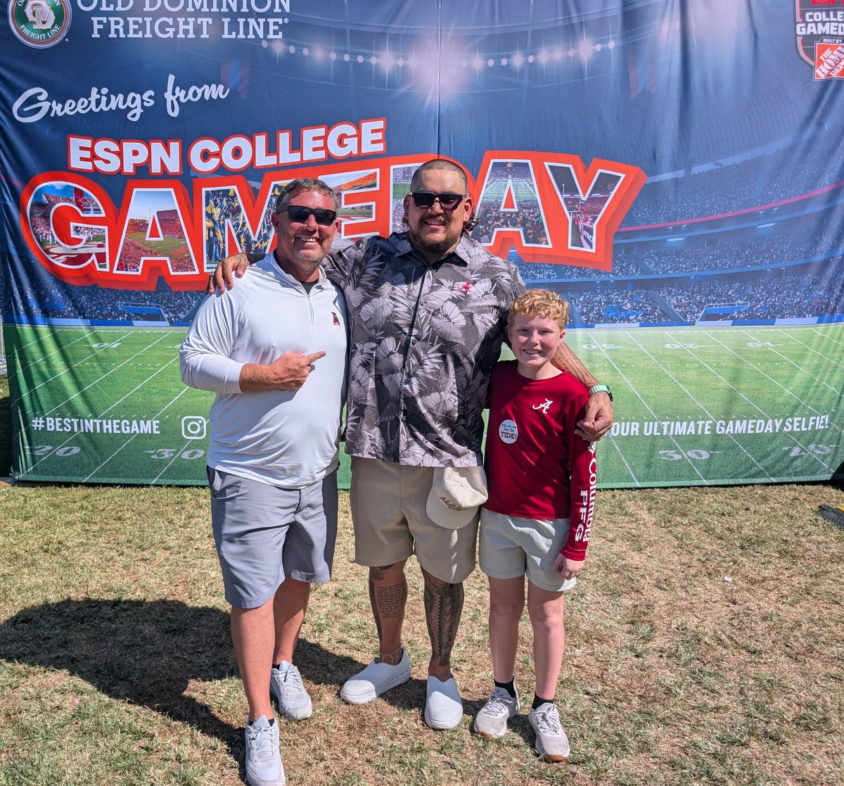 3matlock's tweet photo. Ran into @ThaMonstar today at @CollegeGameDay. Got to tell my son about him. 
However, I didn't know his recent health. Nothing but prayers for the Aussie great! https://t.co/ia97P5kmNC