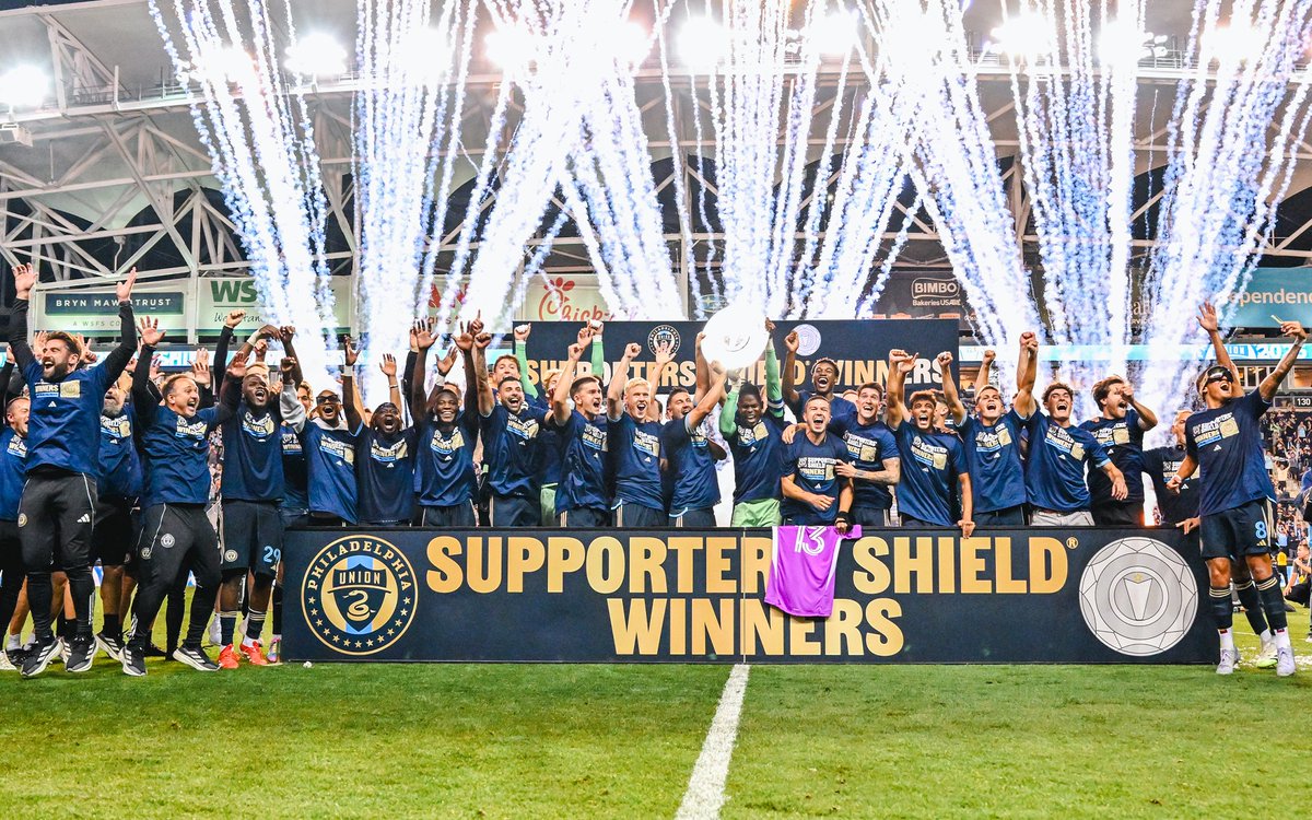 Lift that shield so high, boys!​ 🙌

#DOOP