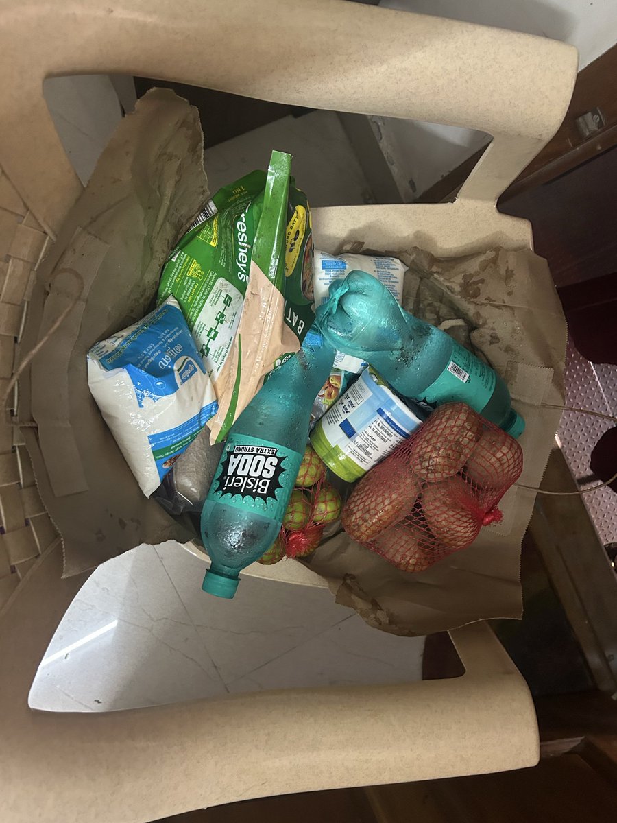 KaruvachiF's tweet photo. @ZeptoNow Good packing again. Even children know wet and dry stuff have to be packed separately https://t.co/8IlFMmdCFn