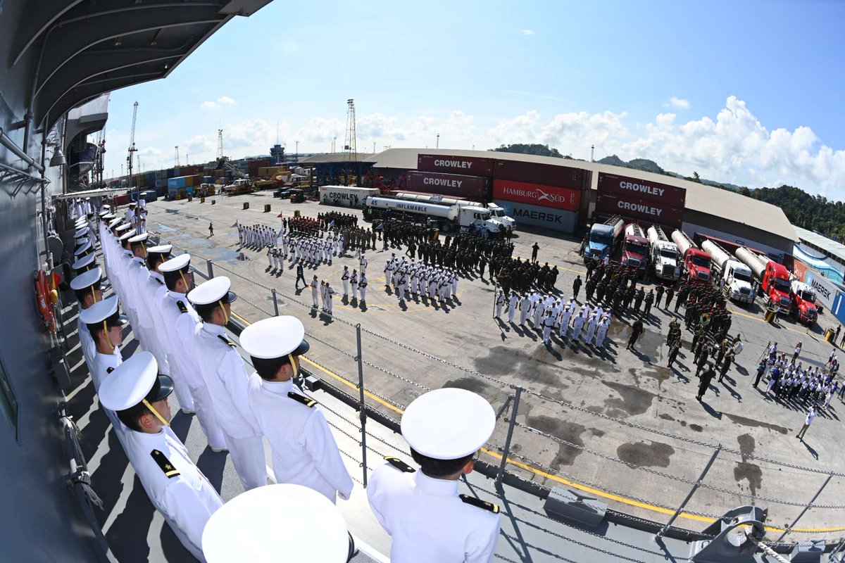 Jmsdf_tshq's tweet image. #練習艦隊 #かしま #しまかぜ は、グアテマラのプエルトサントトマスデカスティージャに５０年ぶりに入港しました😊🚢
今年は日本とグアテマラの外交関係樹立９０周年です🇯🇵🤝🇬🇹

#遠洋練習航海 #実習幹部 #海上自衛隊