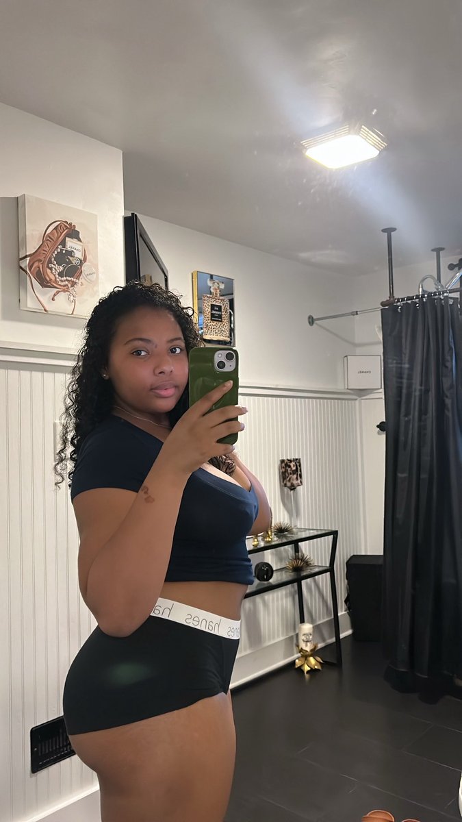 lucyluuthegoat's tweet photo. Saturday nights 🥲 https://t.co/xrEqsV1Xis