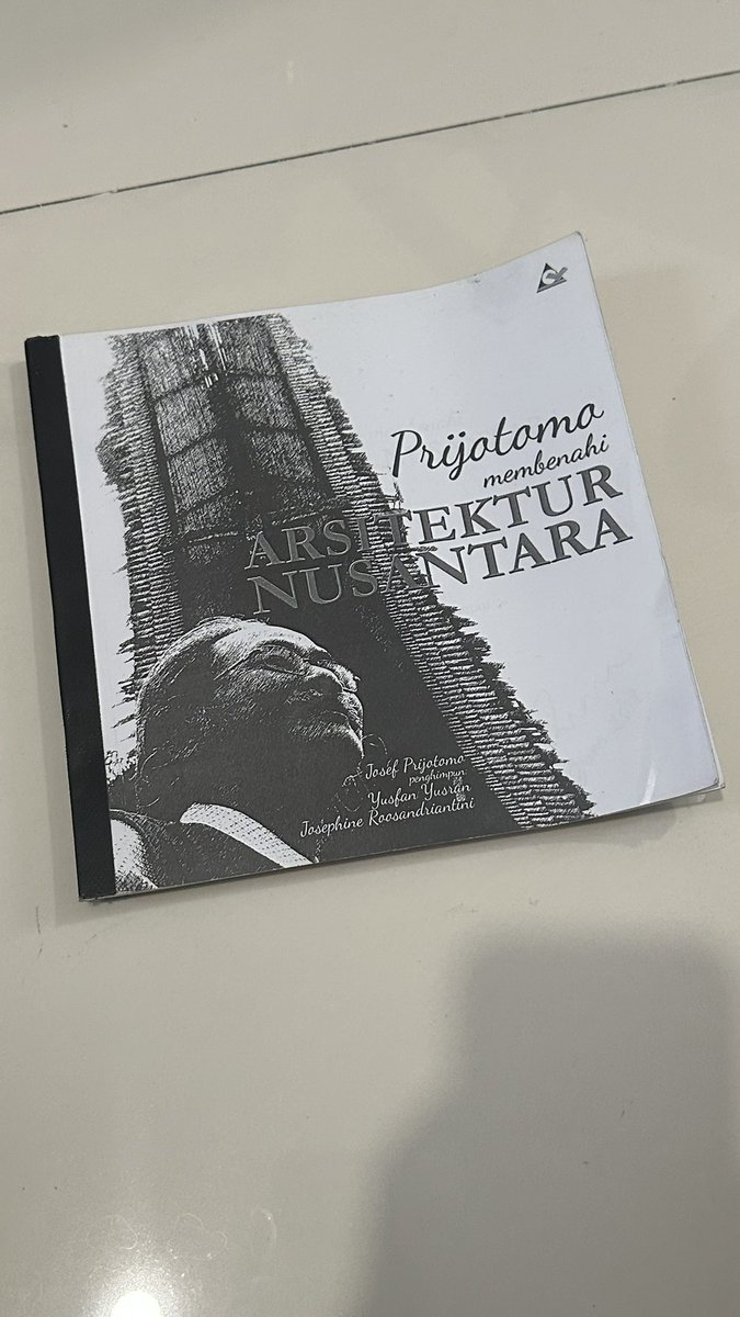 mochieuww's tweet photo. wts preloved buku arsitektur
fotocopy not original

arsitektur nusantara 10.000
indonesian heritage 15.000
teknik gambar 25.000

want to sell bisa oren https://t.co/nma1Cdi5gE