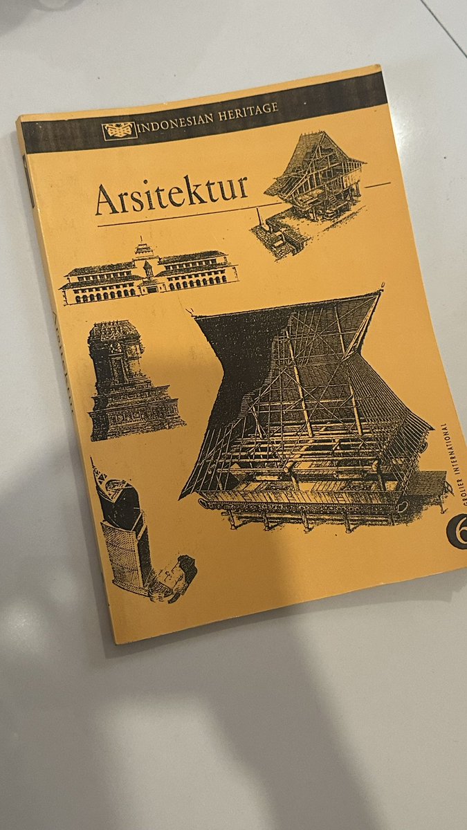 mochieuww's tweet photo. wts preloved buku arsitektur
fotocopy not original

arsitektur nusantara 10.000
indonesian heritage 15.000
teknik gambar 25.000

want to sell bisa oren https://t.co/nma1Cdi5gE